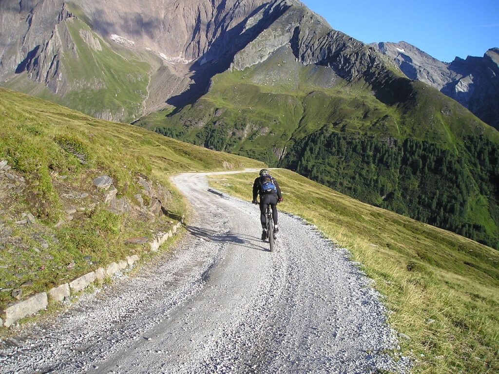 Trekkingowe przygody – odkryj piękno gór na rowerze Trek
